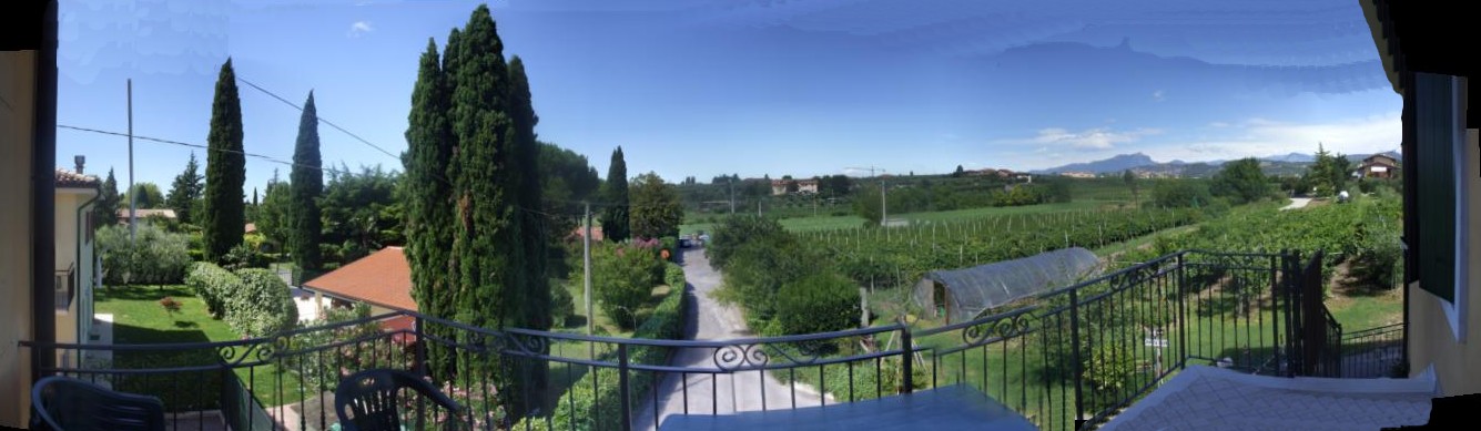 Vista dal terrazzo di BedBardolino